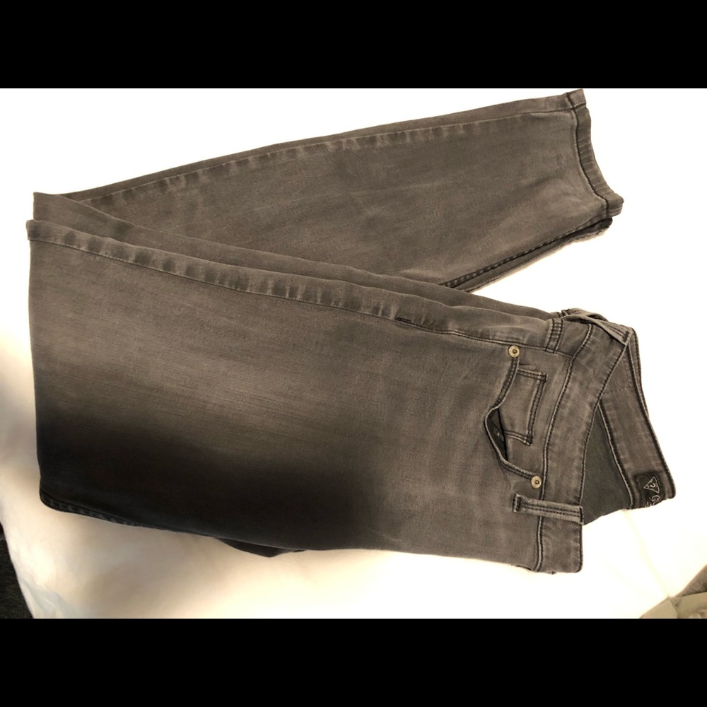 Guess Jeans - Picture 2 of 3